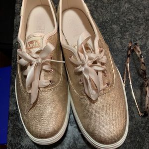 Keds 8.5 rose gold triple kick metallic sneaker